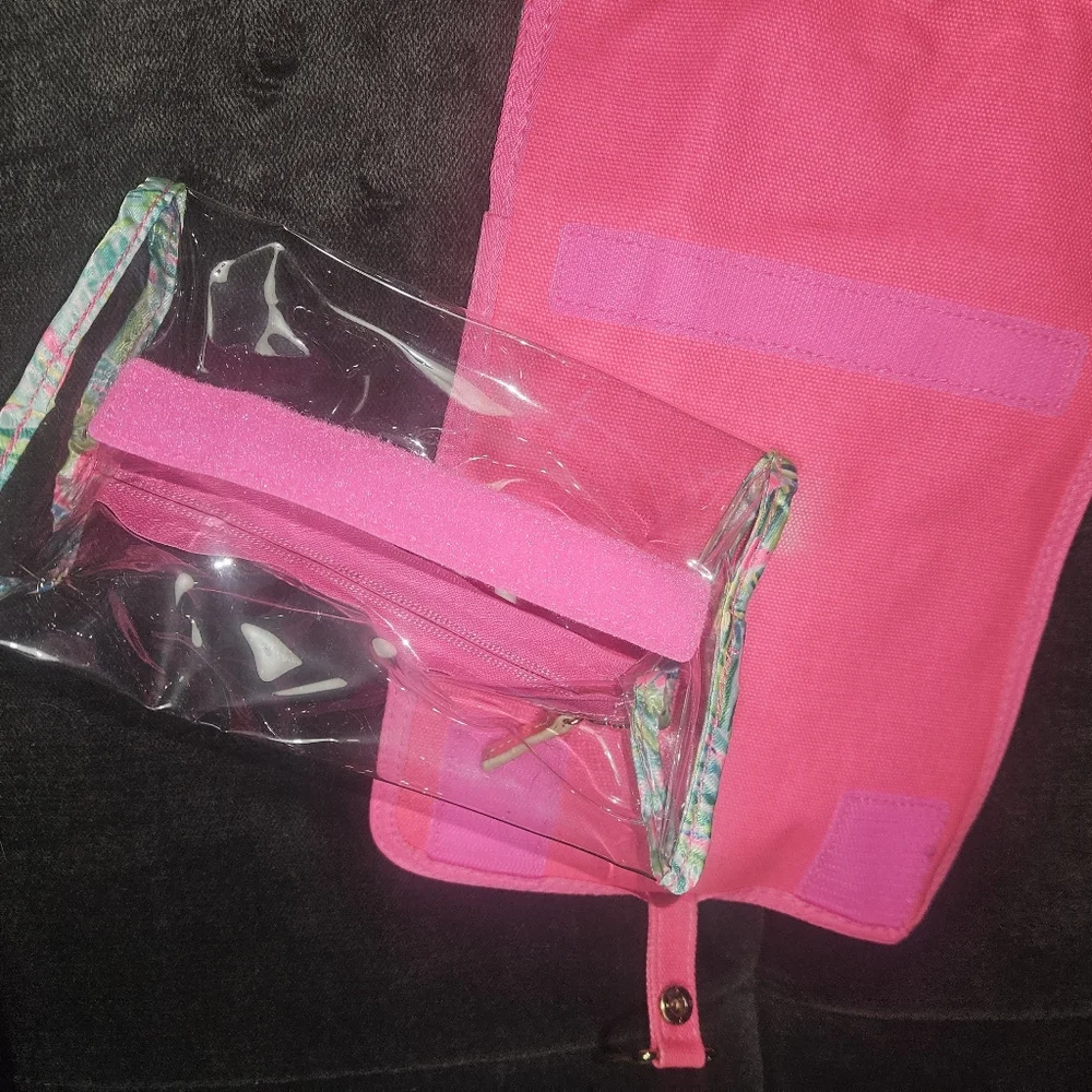 Lilly Pulitzer Tropical Pink Print Hanging Makeup Bag 🤍 - Picture 6 of 9